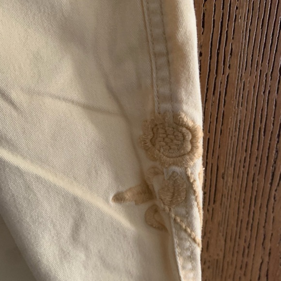 Venezia Light Yellow Capri Jeans - Picture 5 of 8